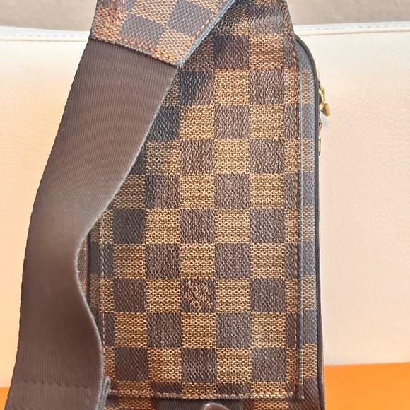 Louis Vuitton LV Damier Ebene Slingbag / Bumbag W/ Box - Picture 6 of 16